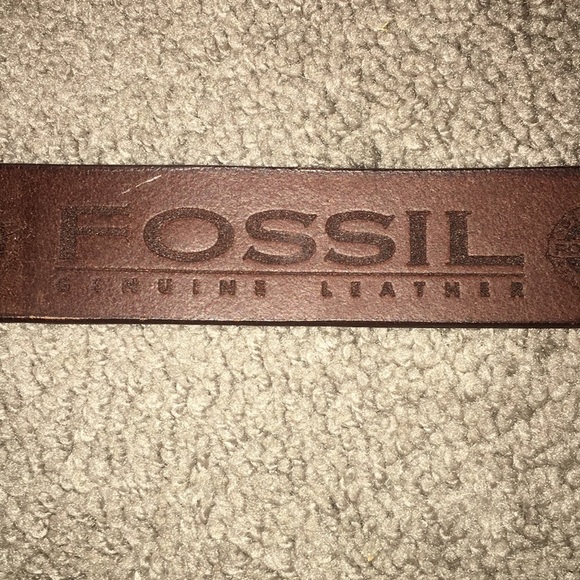 Fossil Leather Belt with Woven Design - Picture 3 of 7